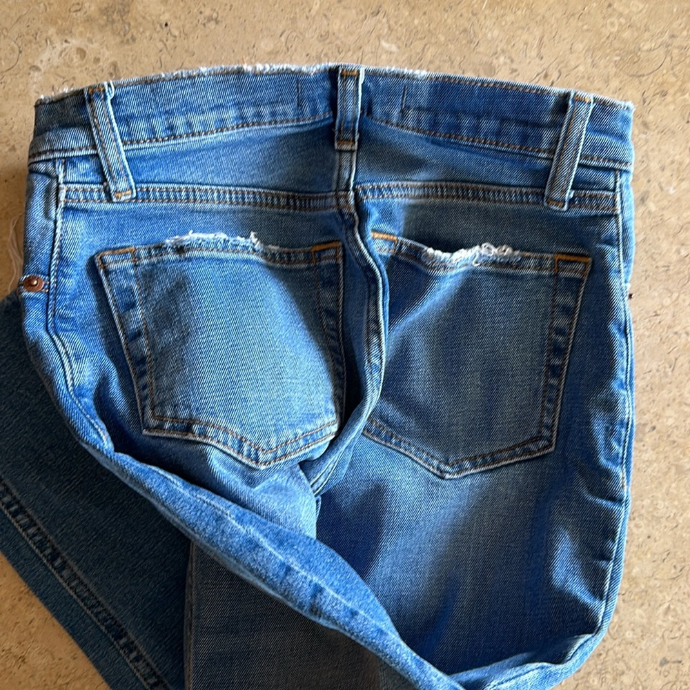A&F ankle fray straight Sold! - Picture 2 of 3